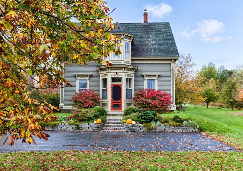 old-home-with-large-yard-and-tree